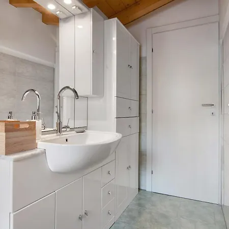 Fogazzaro View Apartment Oria (Como)