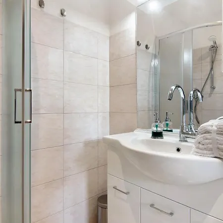 Fogazzaro View Apartment